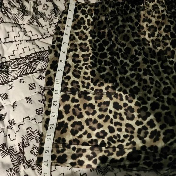 NWT Zenana plus size leopard print drawstring lounge shorts sizes 1x And 2x - Picture 9 of 10